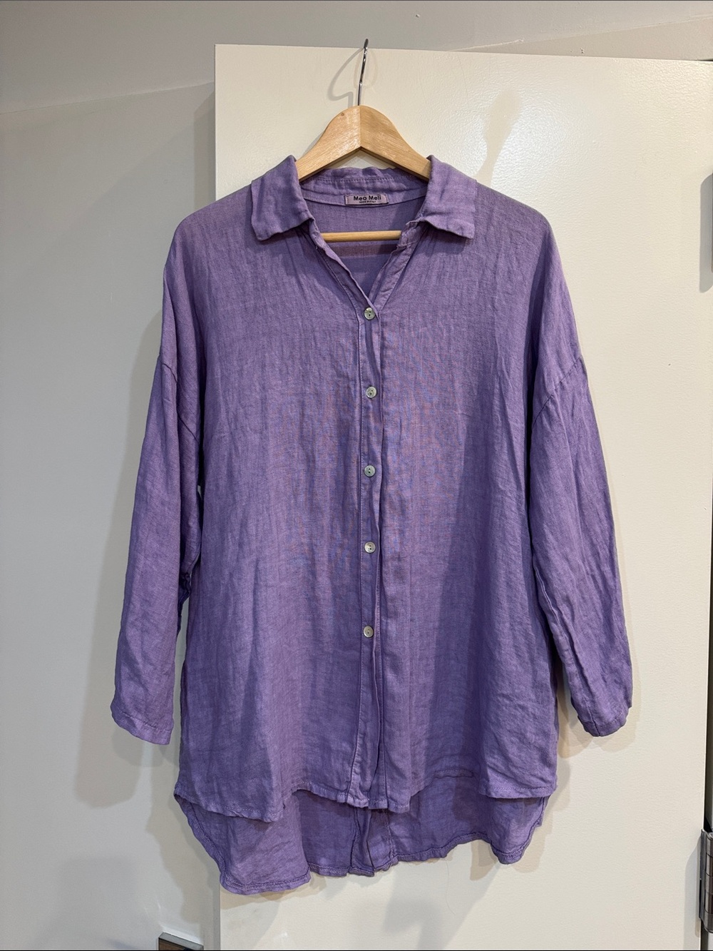 Vintage 100% Linen Italian Button Down in Lilac, size M